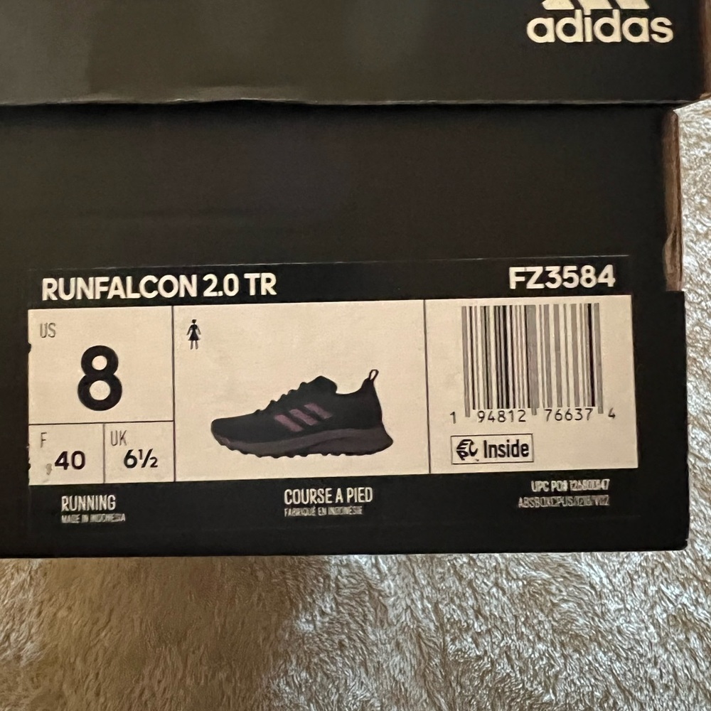 ADIDAS RUNNING SHOE ! - Picture 6 of 6